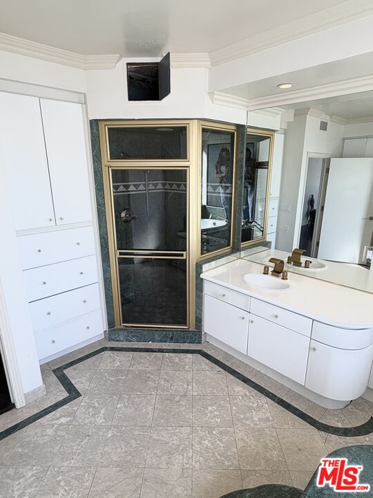 121 S Canon Dr Unit: PH 401