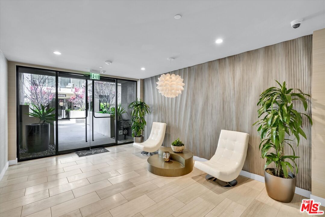 728 N Sweetzer Ave Unit: 112