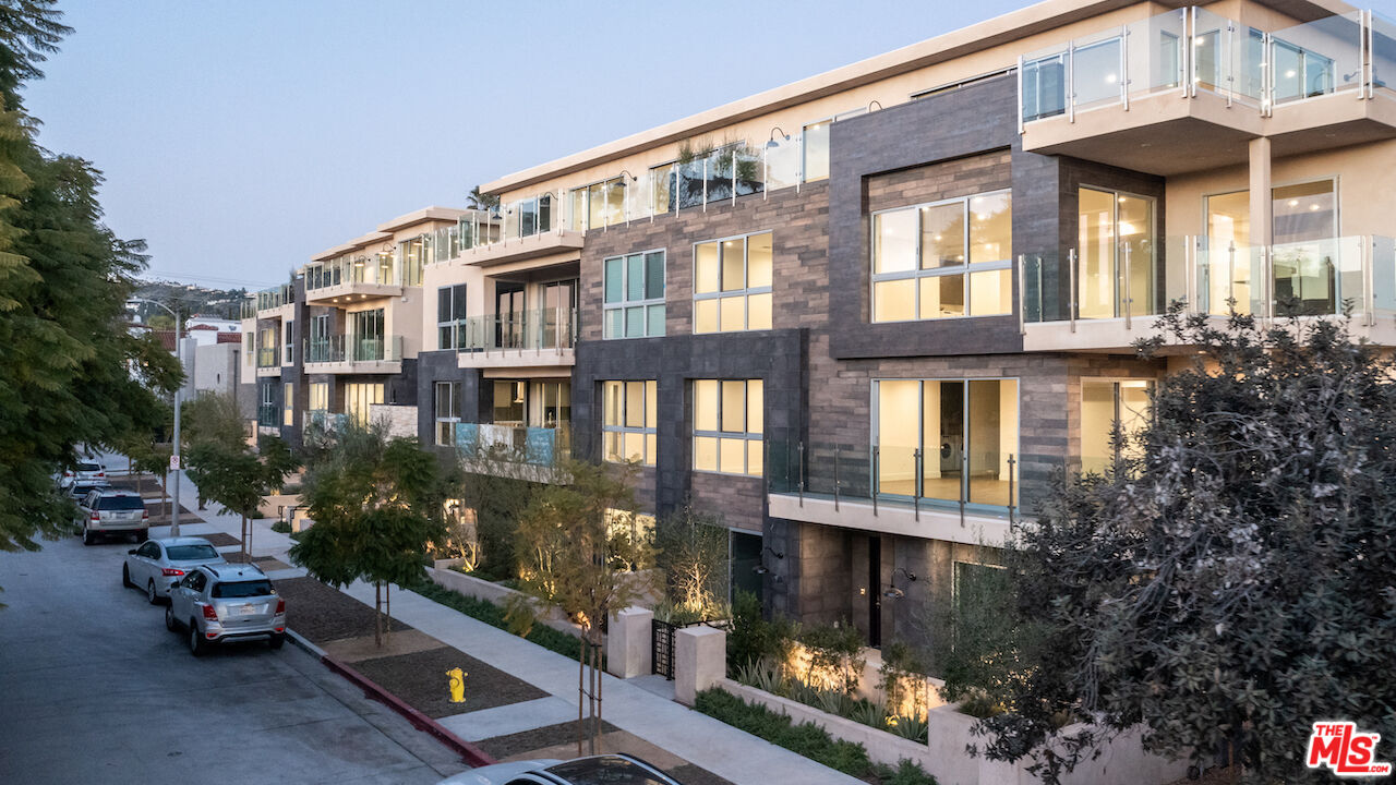 728 N Sweetzer Ave Unit: 112