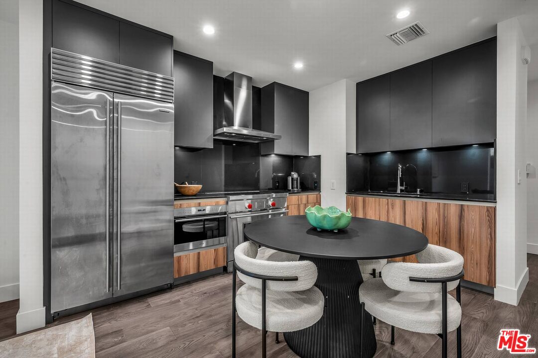 728 N Sweetzer Ave Unit: 112