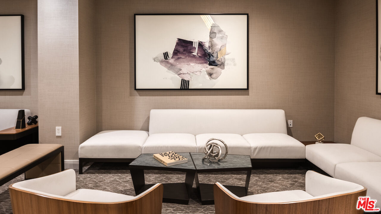 728 N Sweetzer Ave Unit: 112