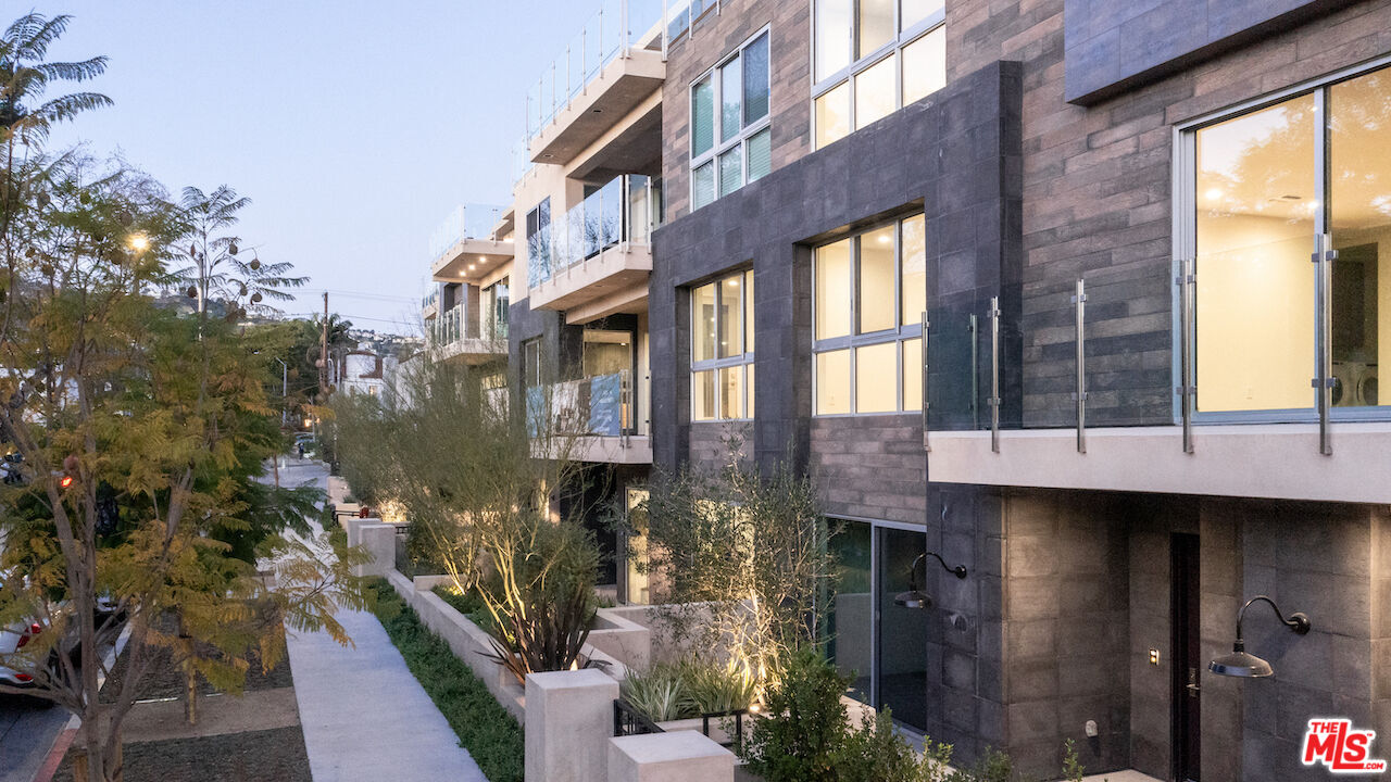 728 N Sweetzer Ave Unit: 112