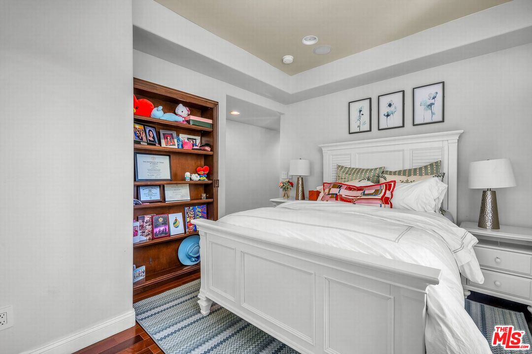 3110 Benedict Canyon Dr