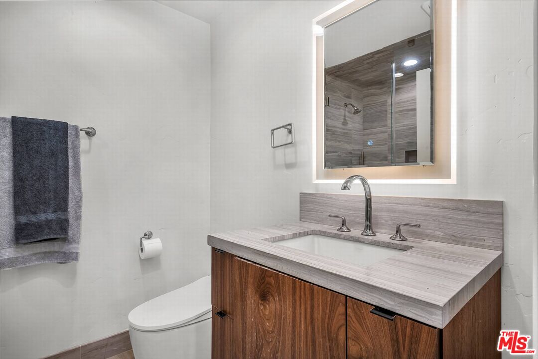 3110 Benedict Canyon Dr