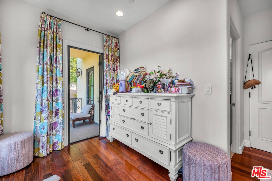 3110 Benedict Canyon Dr