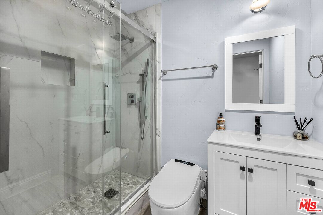 3110 Benedict Canyon Dr