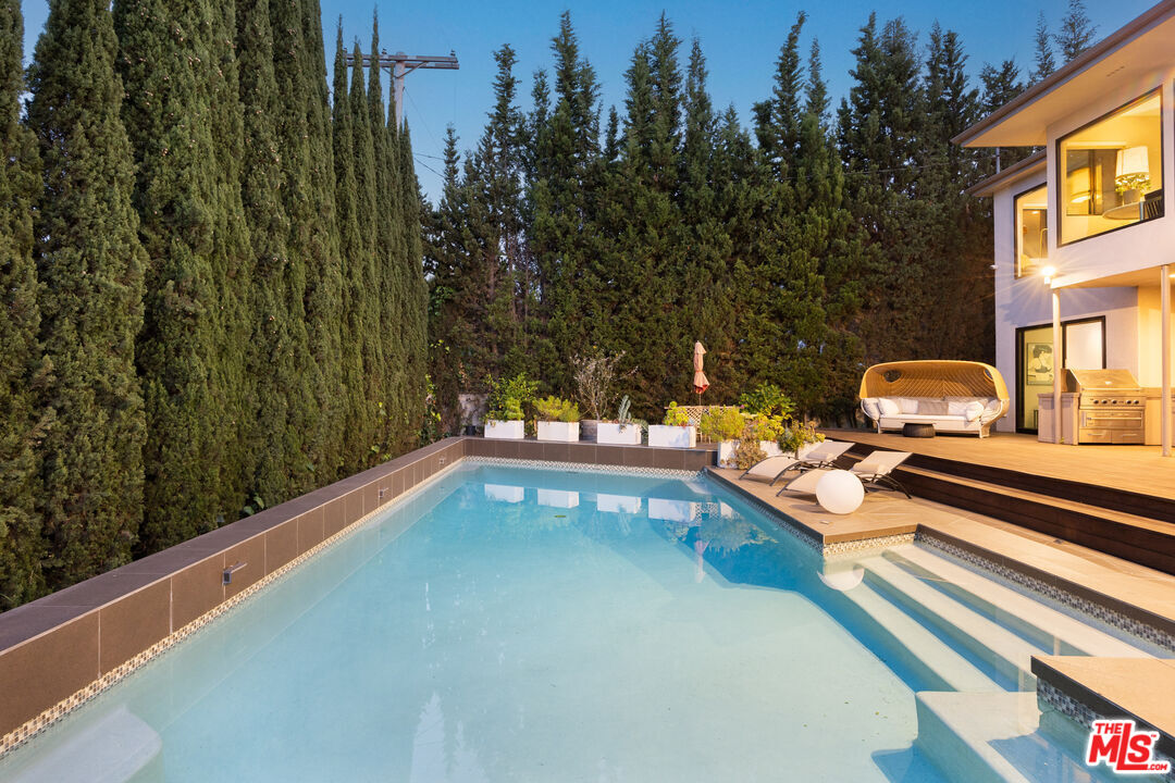 1256 Beverly Green Dr