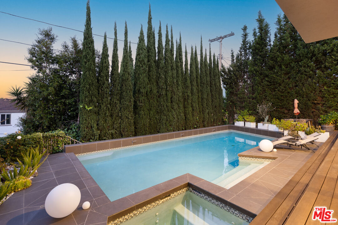 1256 Beverly Green Dr