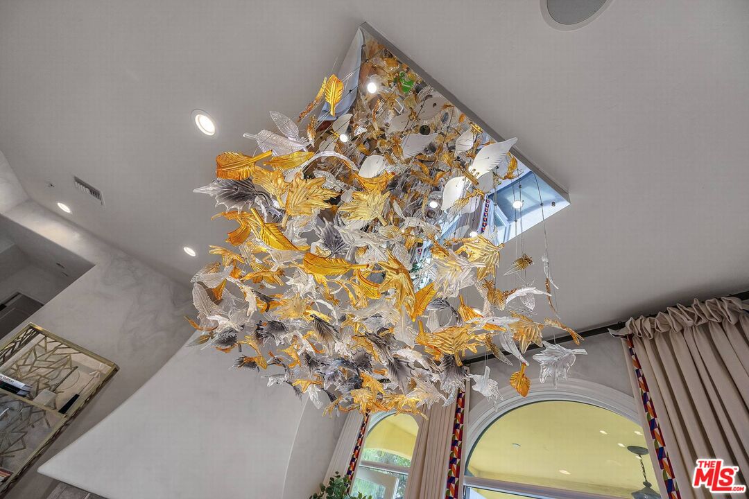 3110 Benedict Canyon Dr