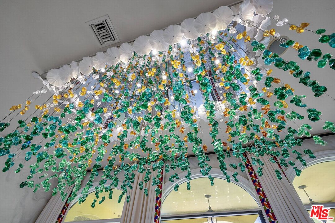 3110 Benedict Canyon Dr