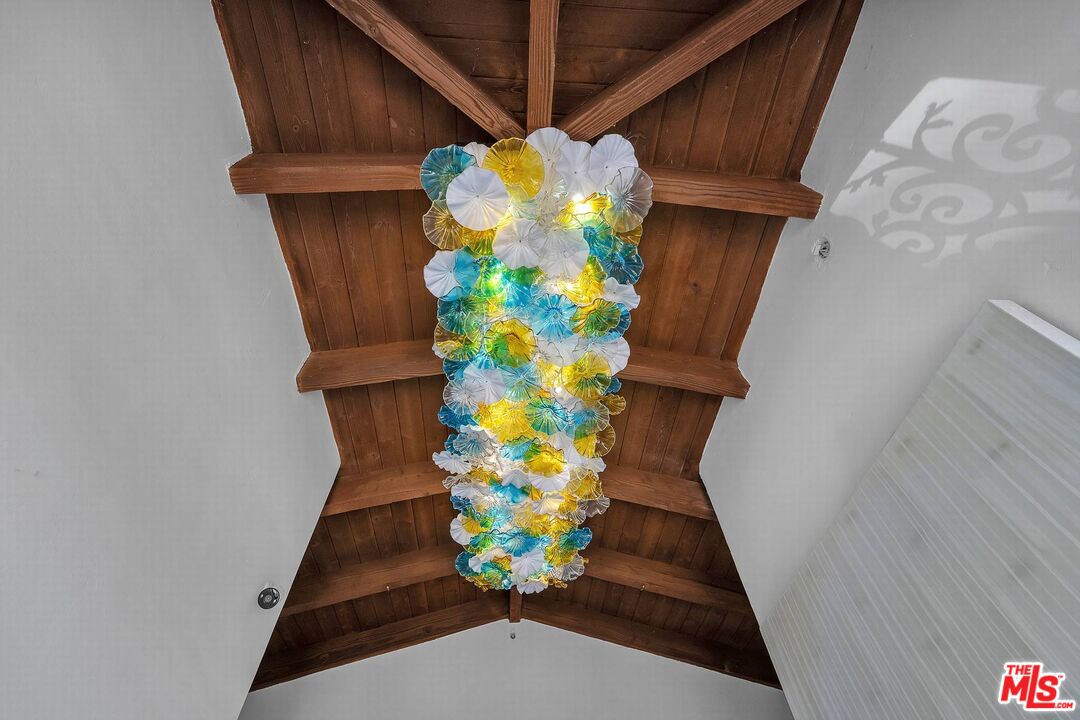 3110 Benedict Canyon Dr