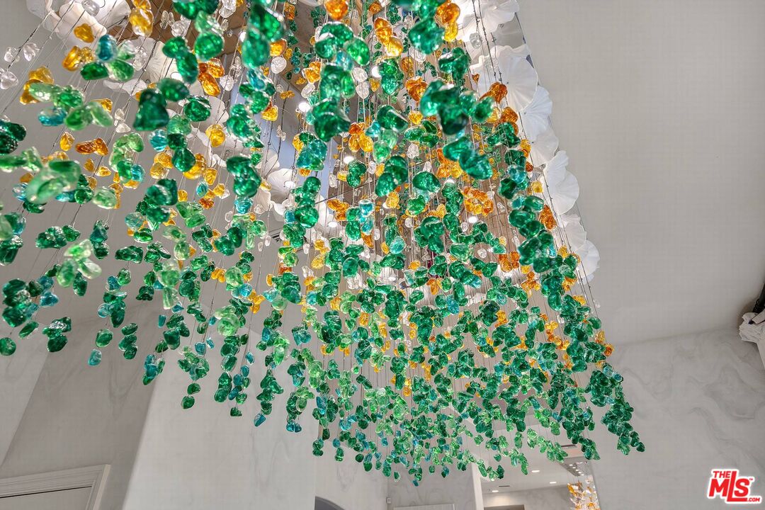 3110 Benedict Canyon Dr