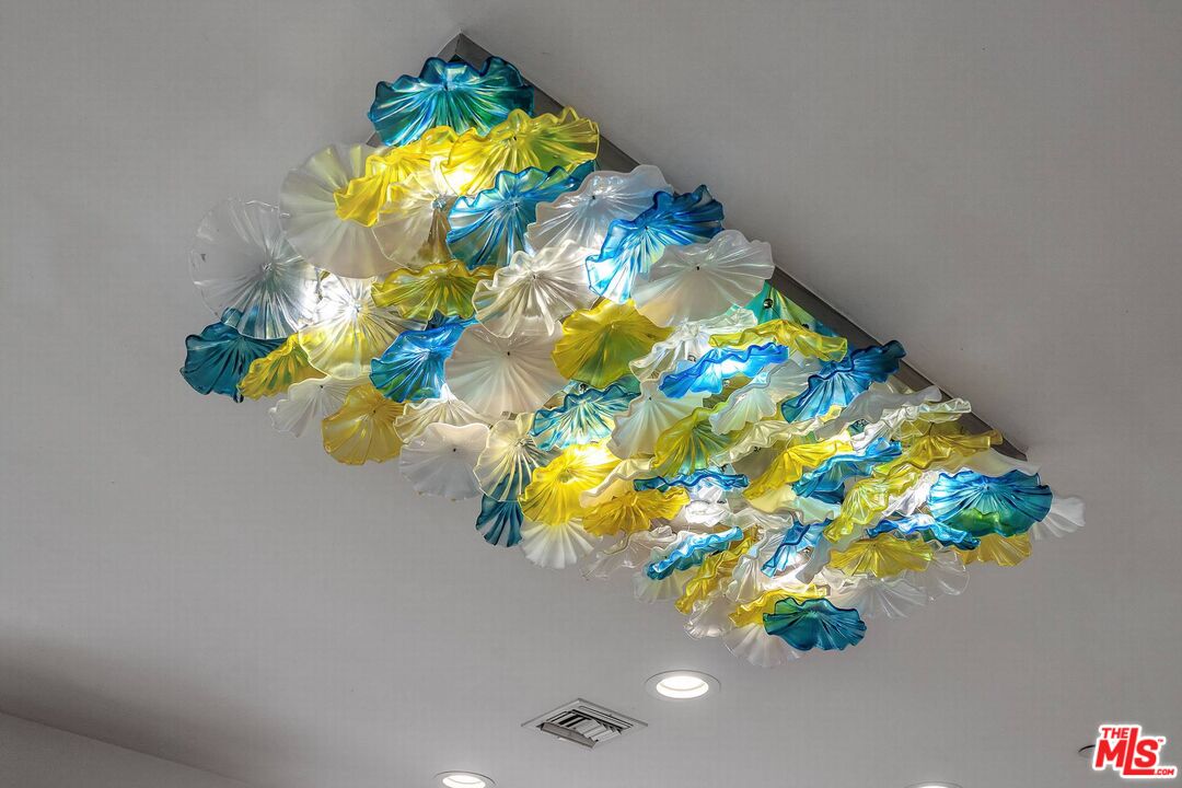 3110 Benedict Canyon Dr