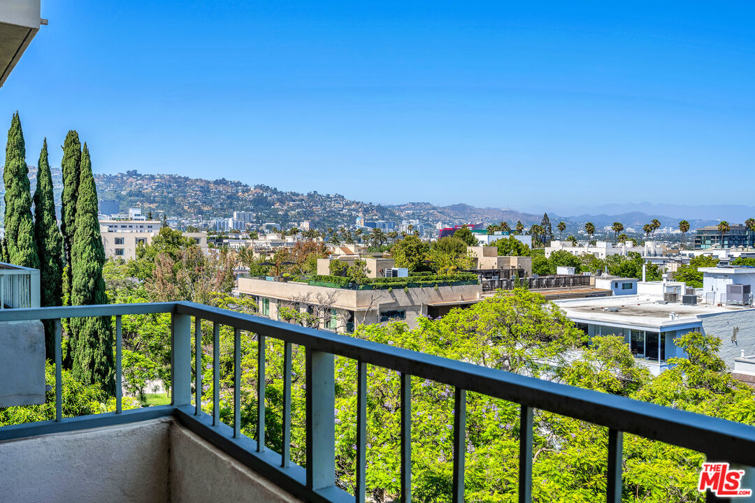 339 N Palm Dr Unit: 504
