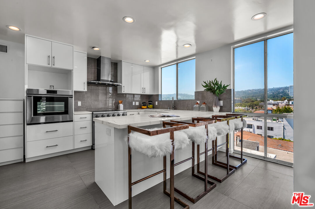 339 N Palm Dr Unit: 504