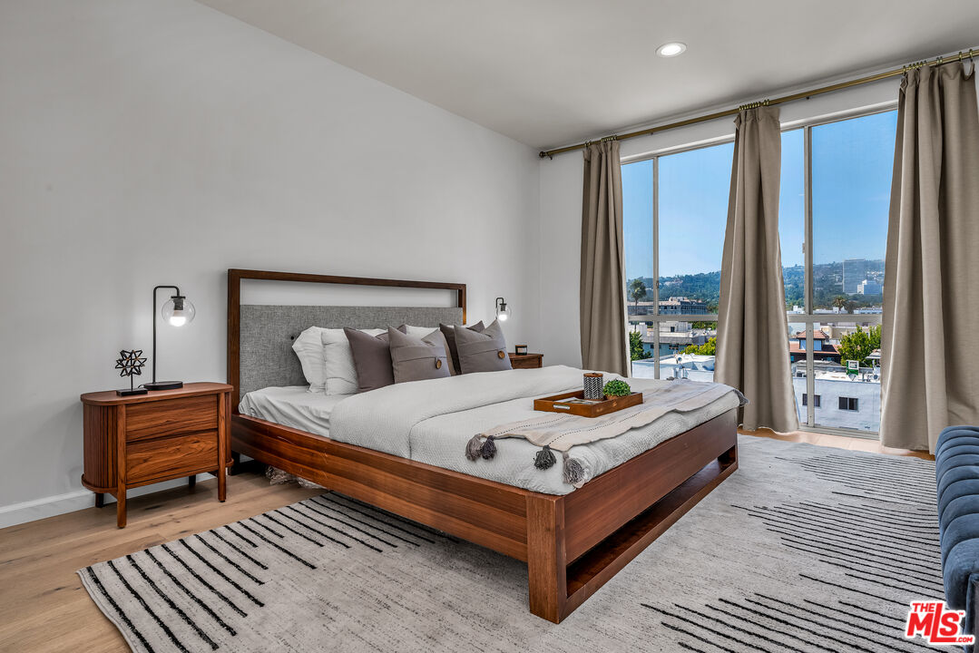 339 N Palm Dr Unit: 504