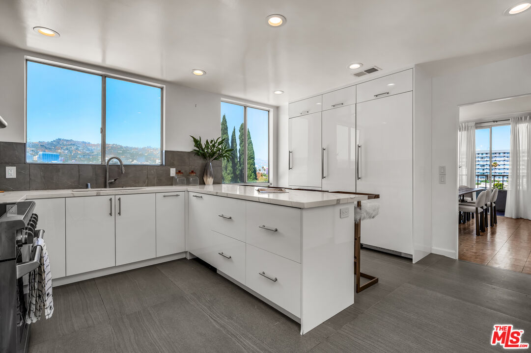 339 N Palm Dr Unit: 504
