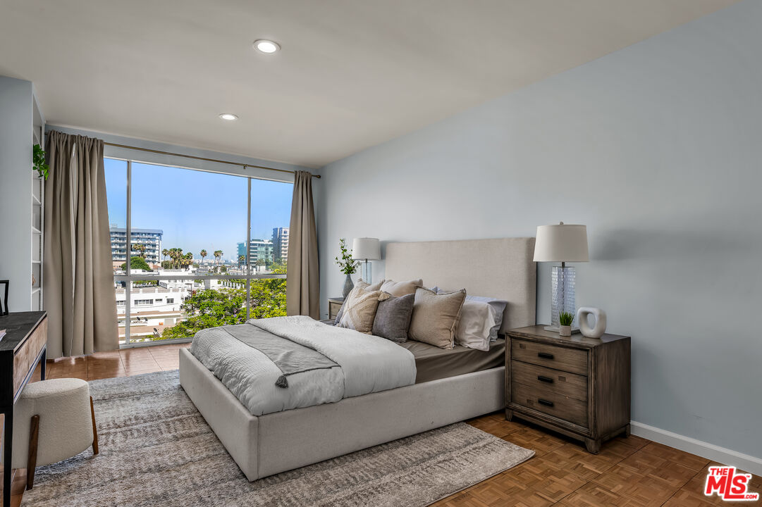 339 N Palm Dr Unit: 504