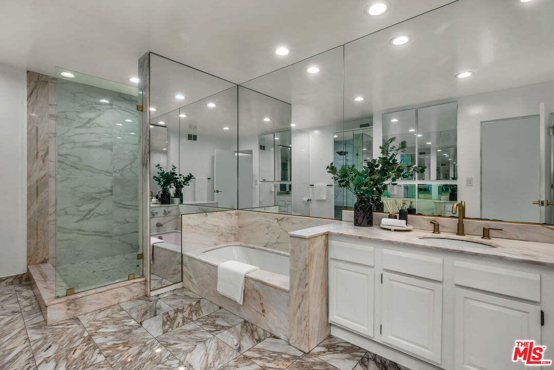 339 N Palm Dr Unit: 504