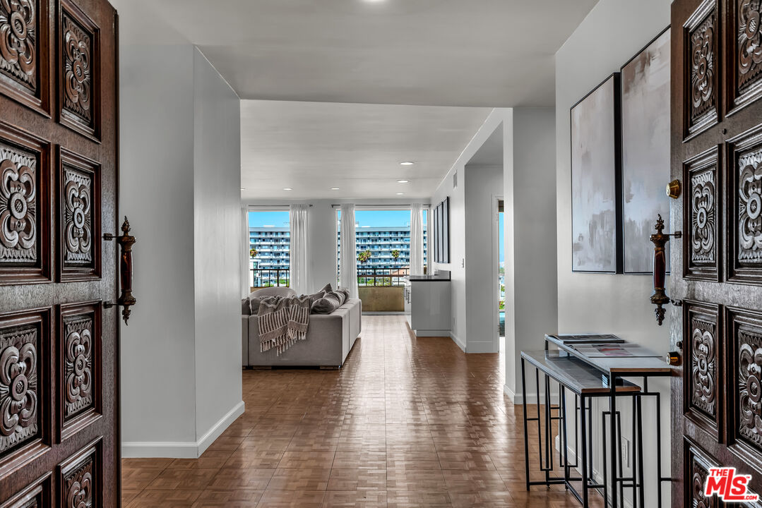 339 N Palm Dr Unit: 504