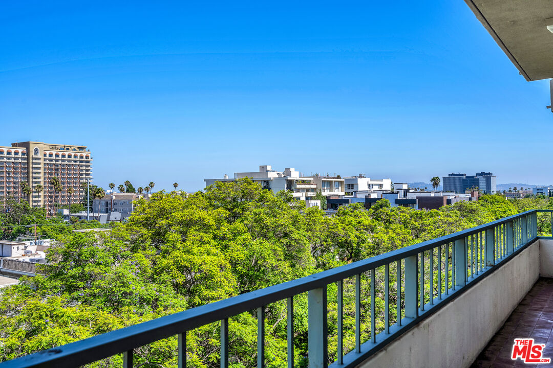 339 N Palm Dr Unit: 504