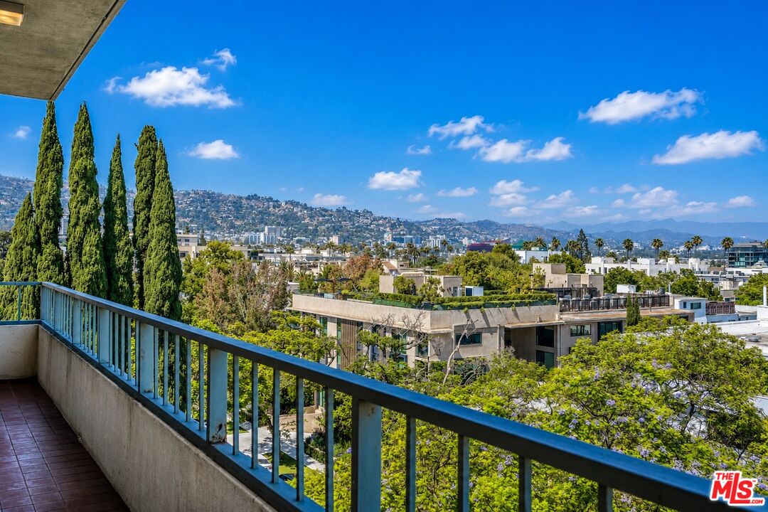 339 N Palm Dr Unit: 504