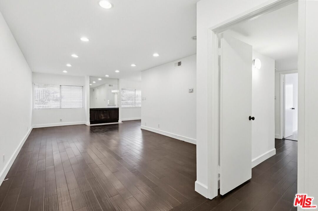 11656 Montana Ave Unit: 114