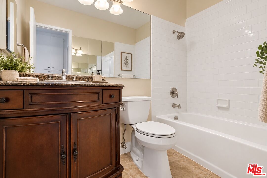 11656 Montana Ave Unit: 114