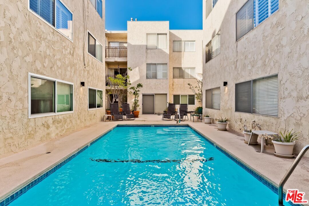 11656 Montana Ave Unit: 114