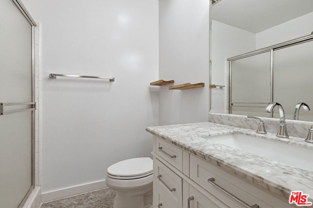 11656 Montana Ave Unit: 114