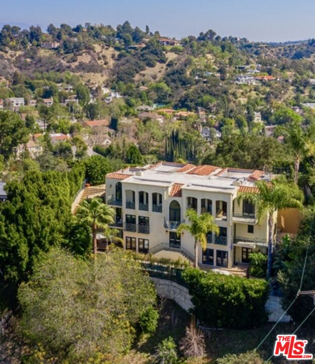 3110 Benedict Canyon Dr