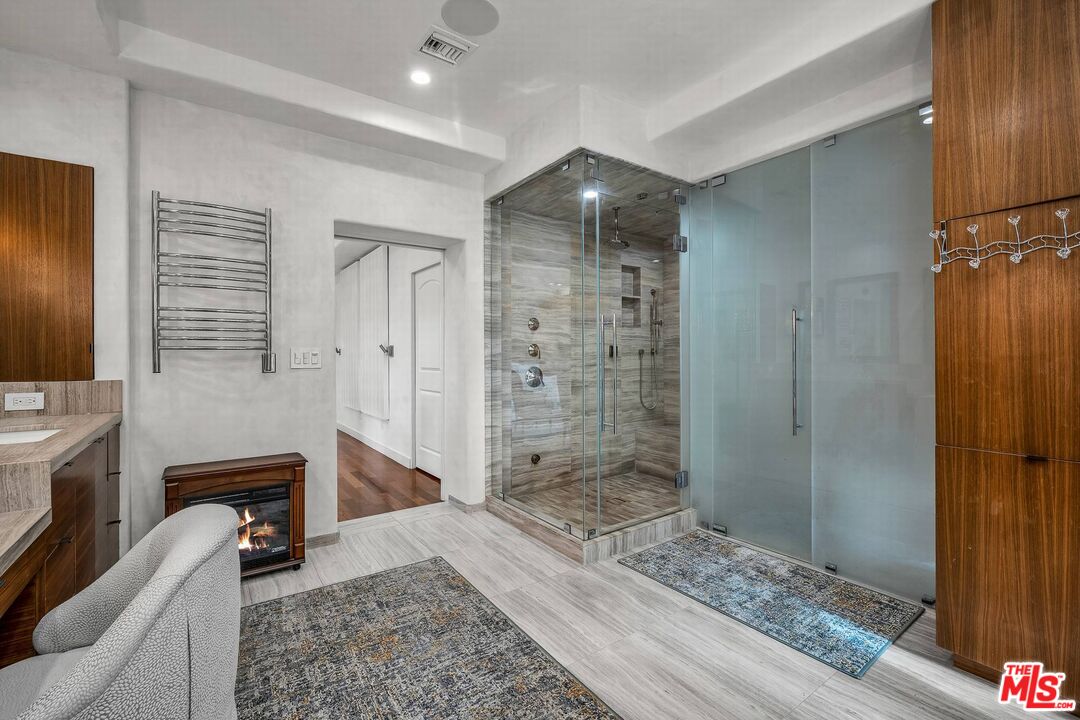 3110 Benedict Canyon Dr