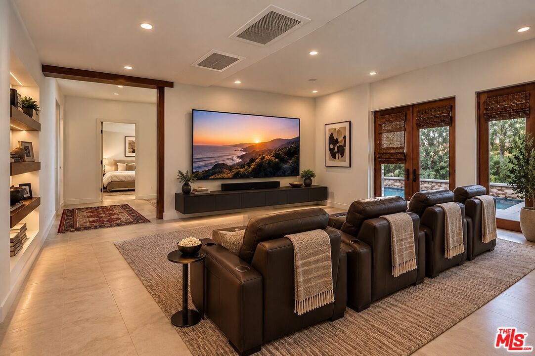 3110 Benedict Canyon Dr