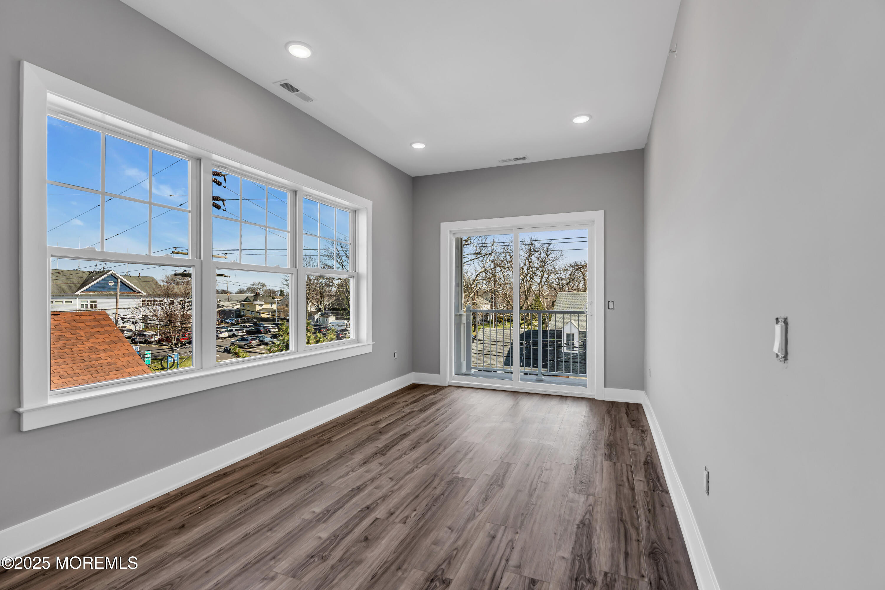 33 Union Avenue, 206