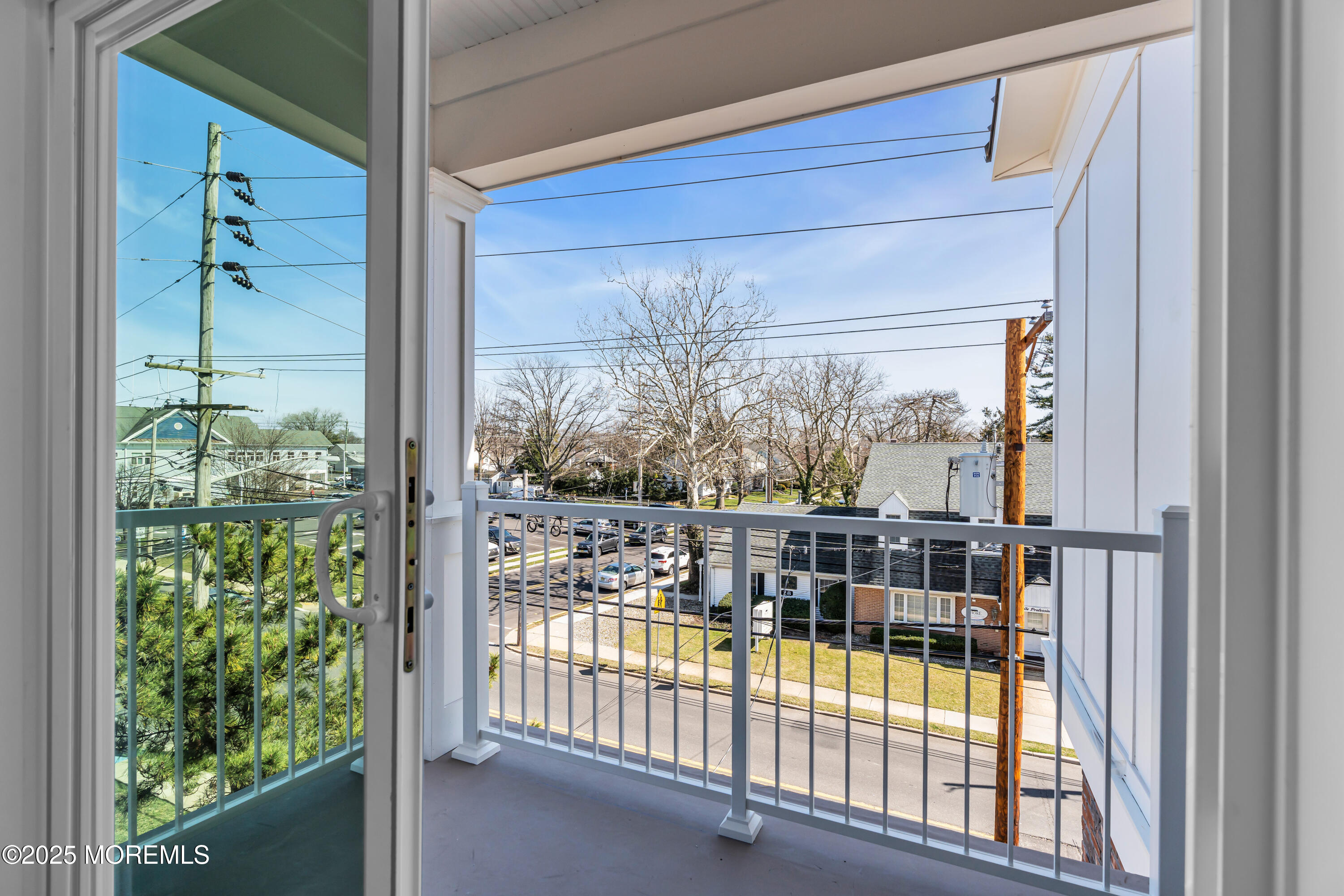 33 Union Avenue, 206