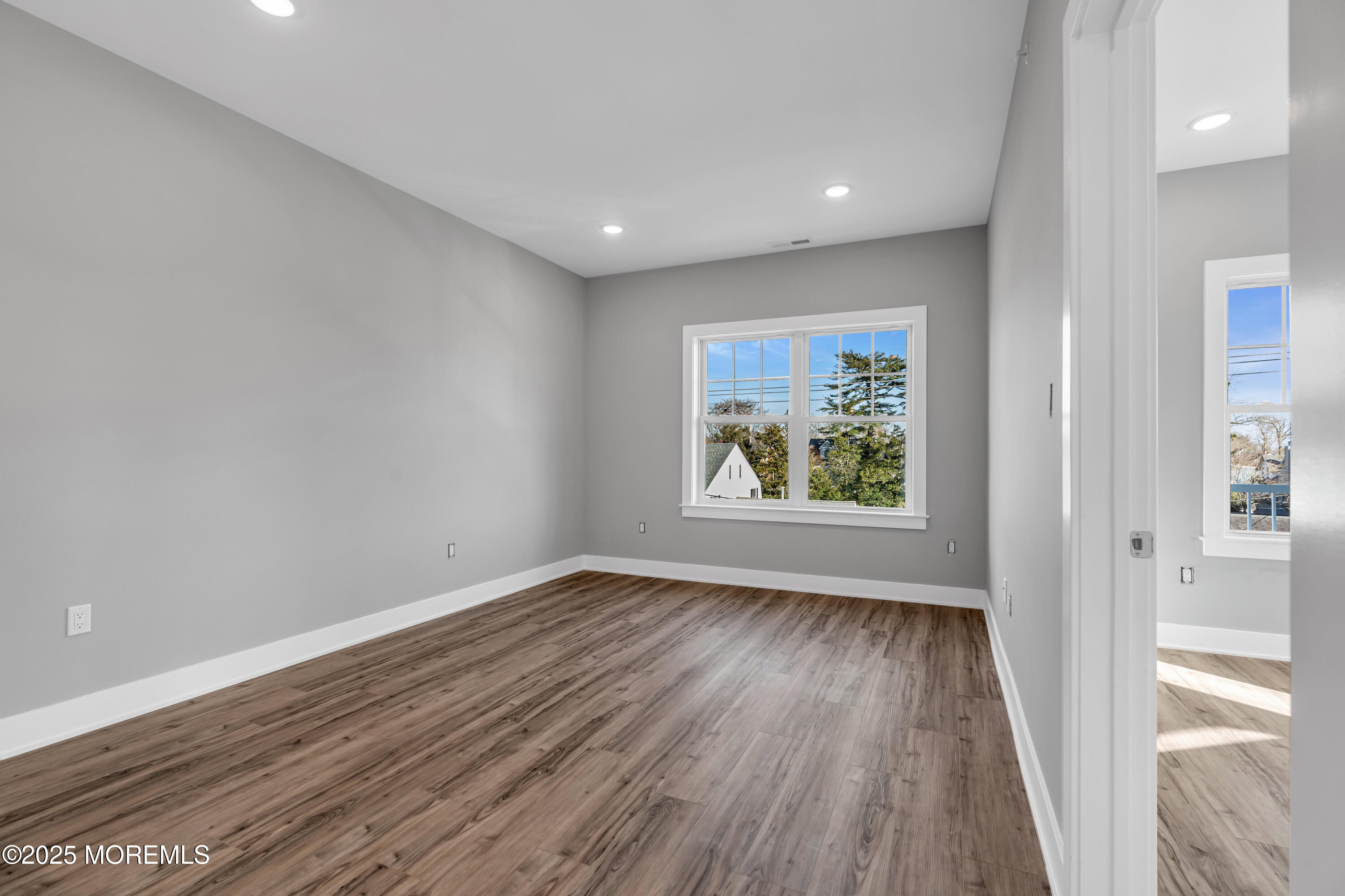 33 Union Avenue, 206
