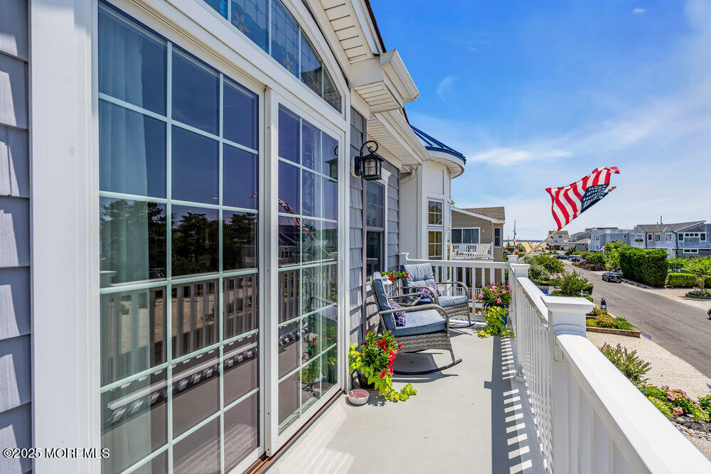21 W Magnolia Avenue