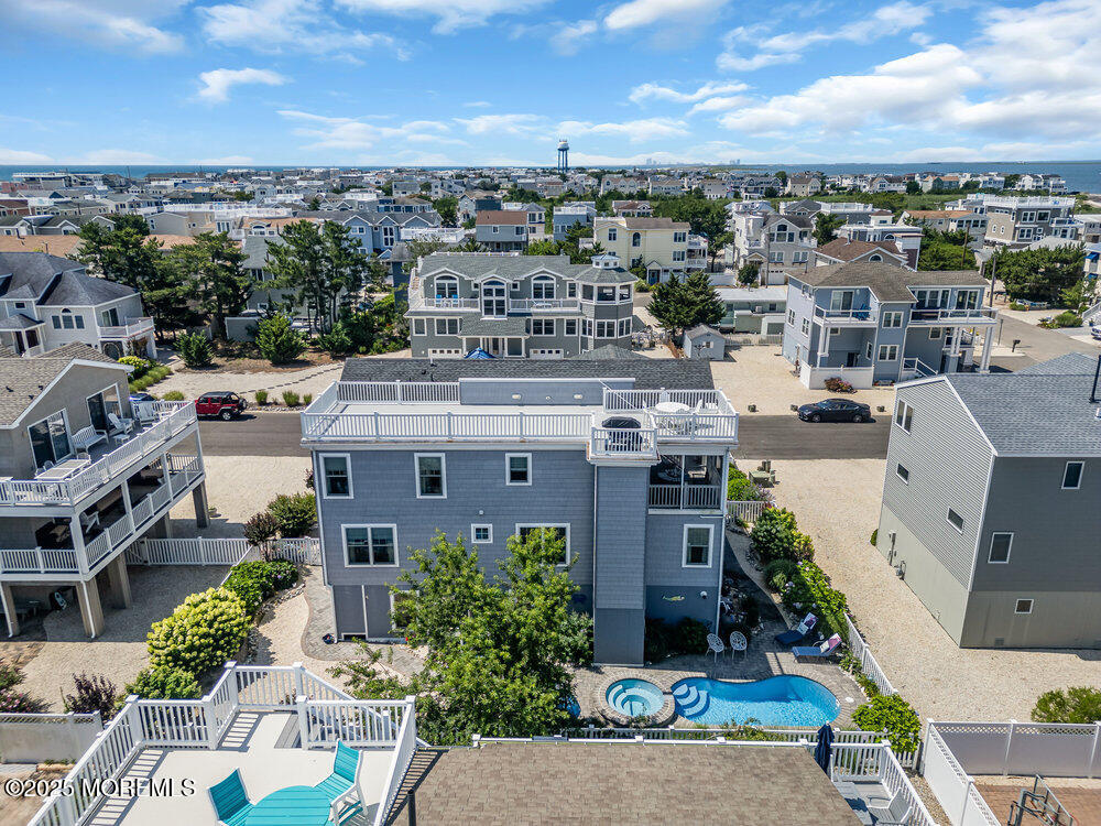 21 W Magnolia Avenue