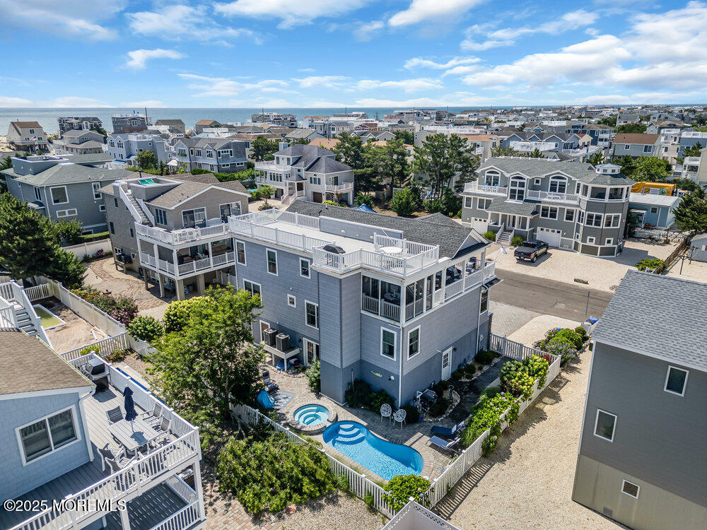21 W Magnolia Avenue