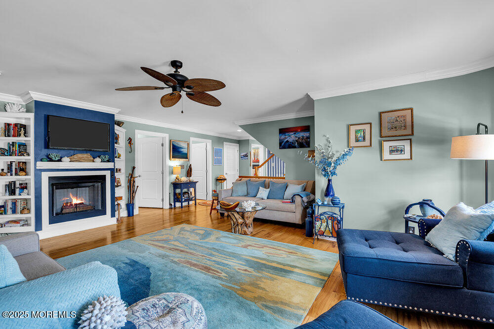 21 W Magnolia Avenue