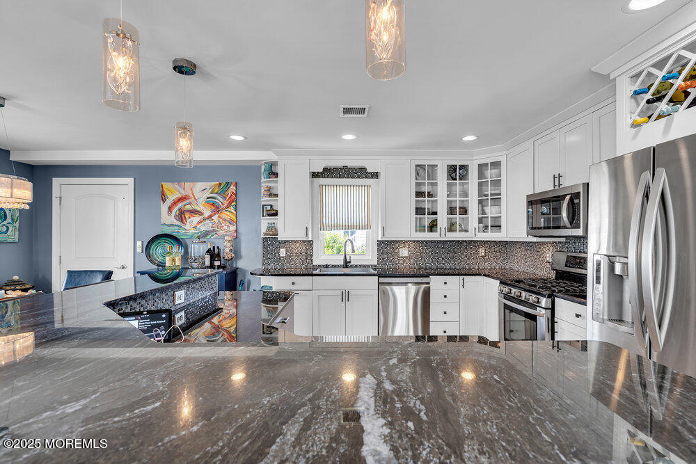 21 W Magnolia Avenue