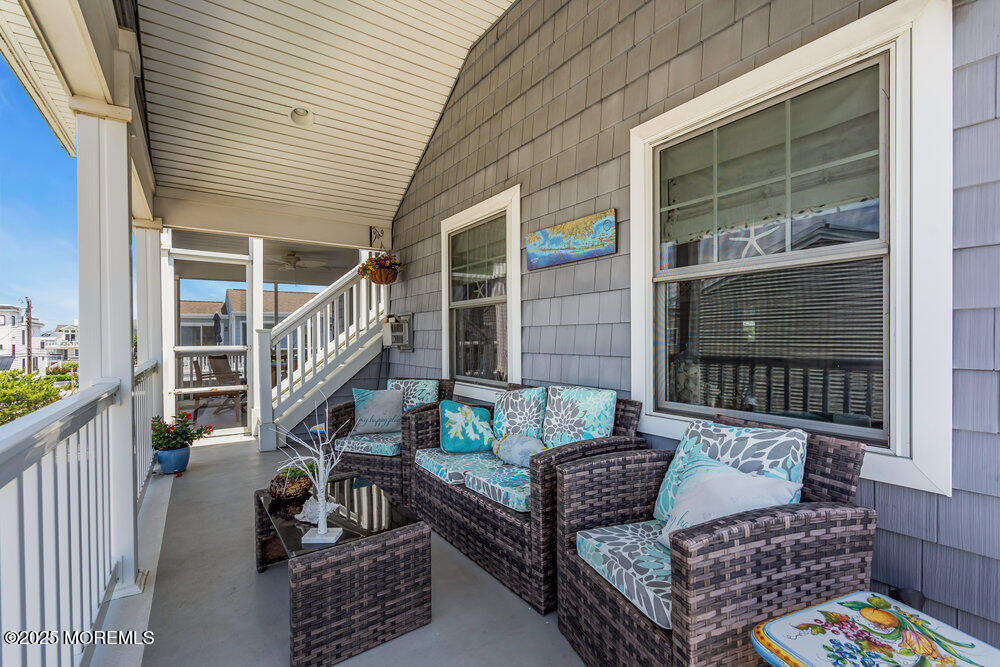 21 W Magnolia Avenue