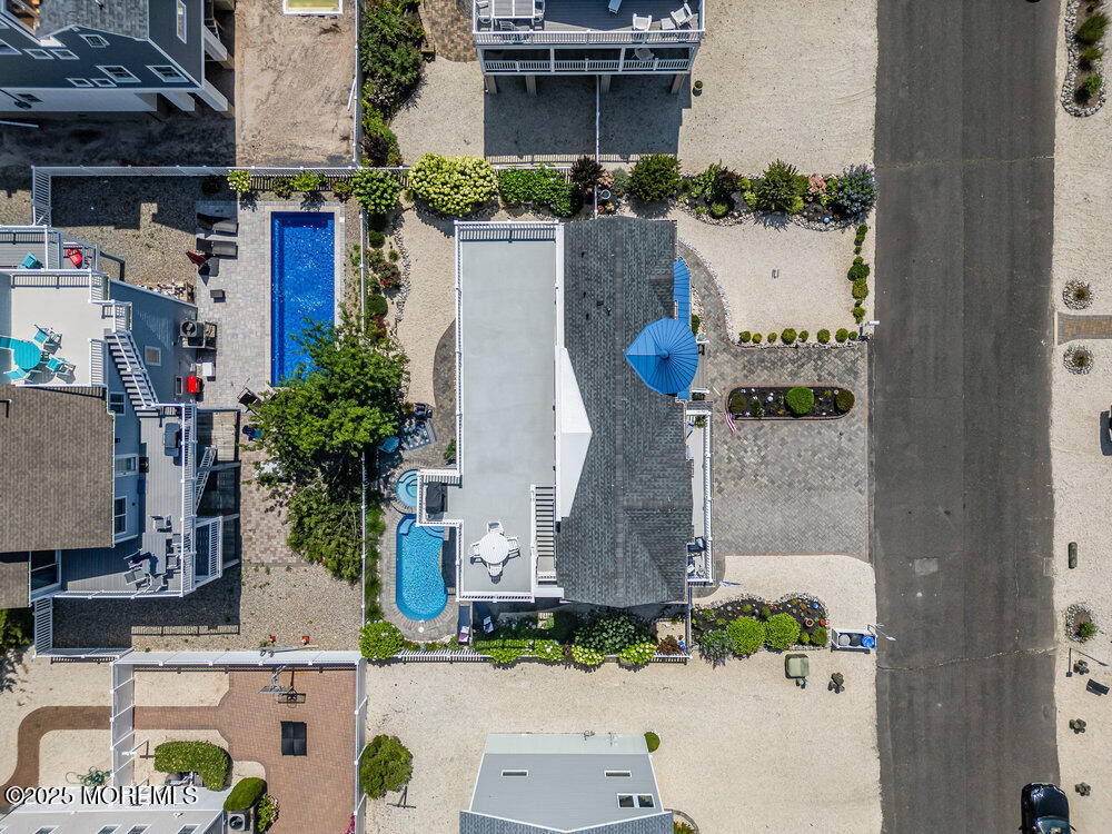 21 W Magnolia Avenue