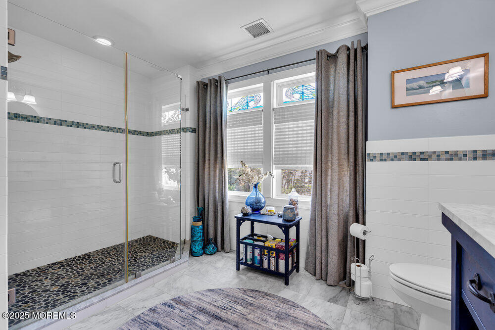21 W Magnolia Avenue