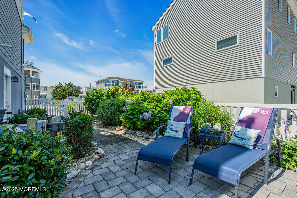 21 W Magnolia Avenue