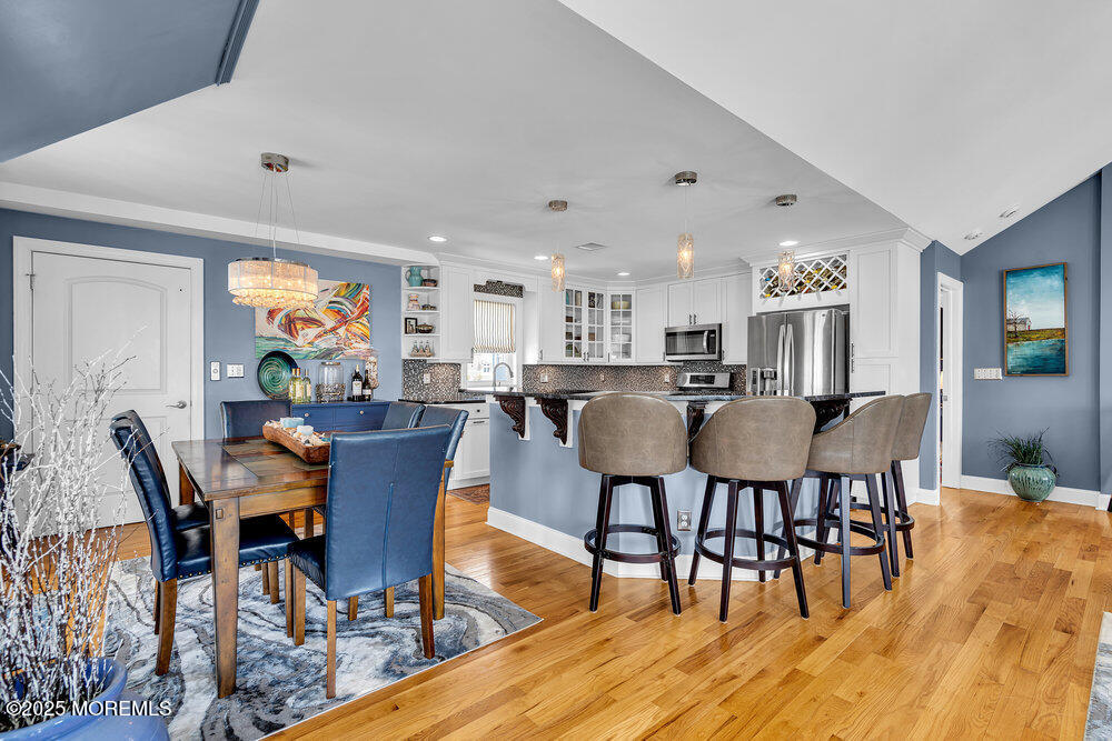 21 W Magnolia Avenue