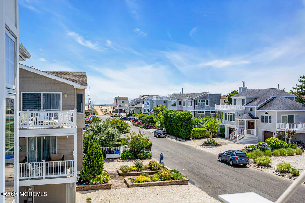 21 W Magnolia Avenue
