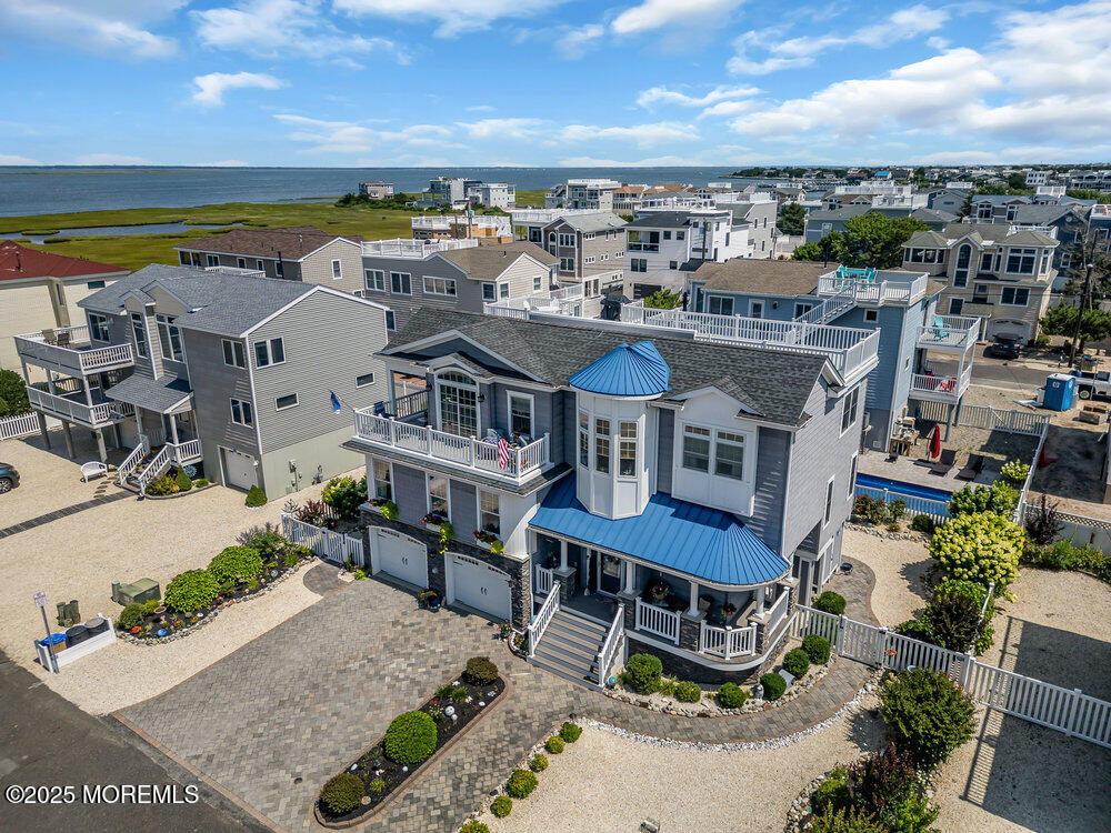 21 W Magnolia Avenue