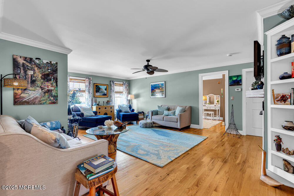 21 W Magnolia Avenue