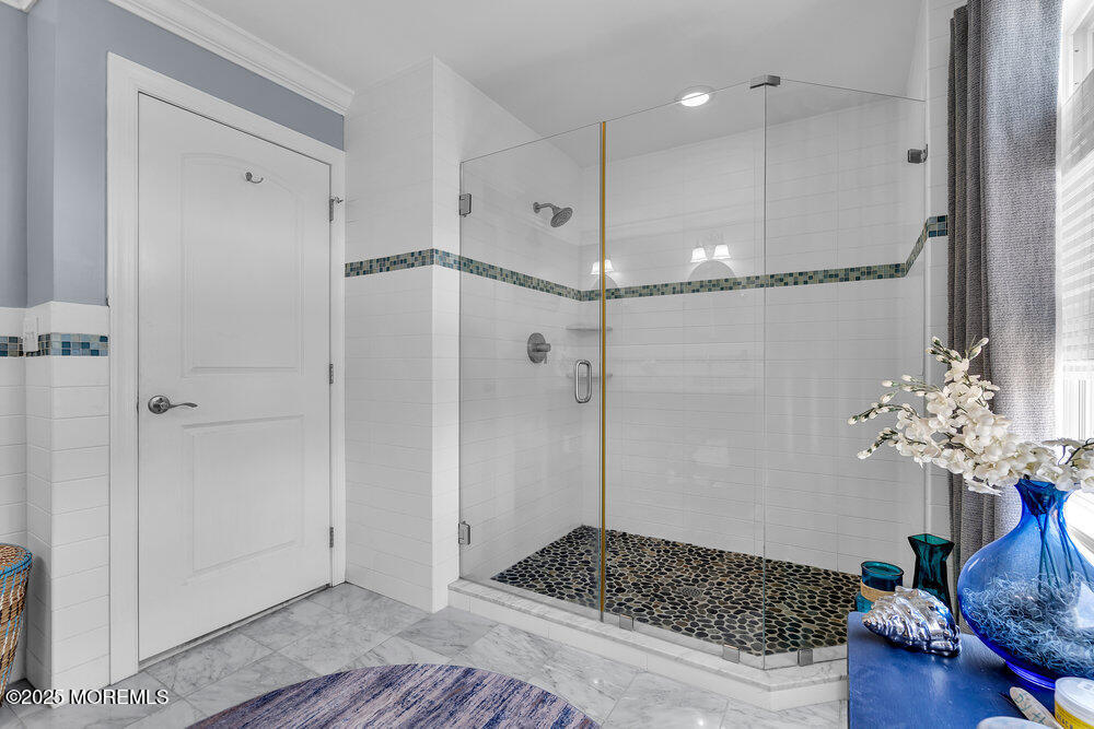 21 W Magnolia Avenue